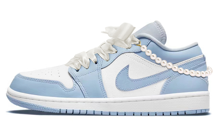 Buy (W) カスタムAJ1ロー "ユニバーシティブルーパール" DC0774-050(TeamY-女款小香儿大学蓝)