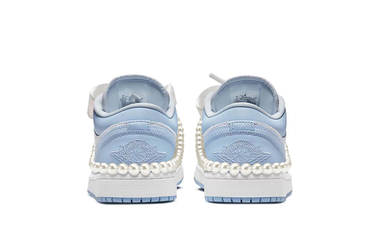 Shop (W) カスタムAJ1ロー "ユニバーシティブルーパール" DC0774-050(TeamY-女款小香儿大学蓝)