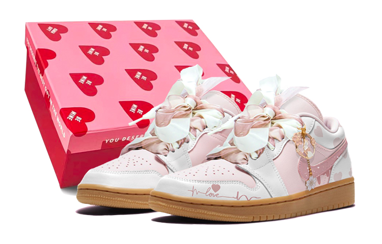 Buy 【定制球鞋】Jordan Air Jordan 1 Low 愛心 情人節 限定禮盒 蝴蝶結 低筒 復古籃球鞋 女款 粉白