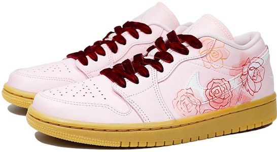 (W) 【カスタムシューズ】(女性用)エアジョーダン1ロー「バレンタインデーピンクガム」 DC0774-601(TeamThree-女款情人节红粉) Lookbook (W) 【カスタムシューズ】(女性用)エアジョーダン1ロー「バレンタインデーピンクガム」 DC0774-601(TeamThree-女款情人节红粉)