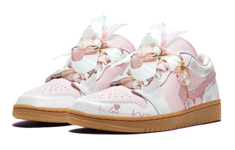 Shop 【定制球鞋】Jordan Air Jordan 1 Low 愛心 情人節 限定禮盒 蝴蝶結 低筒 復古籃球鞋 女款 粉白