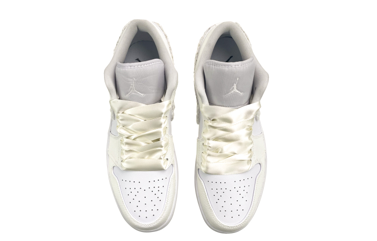 Shop (W) [Kasut Tersuai] Air Jordan 1 Low 'Hari Valentine Bulu & Hati' AO9944-111(Team叁-女款涂鸦贴布小香风)