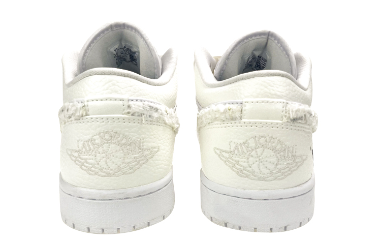 Purchase (W) [Kasut Tersuai] Air Jordan 1 Low 'Hari Valentine Bulu & Hati' AO9944-111(Team叁-女款涂鸦贴布小香风)