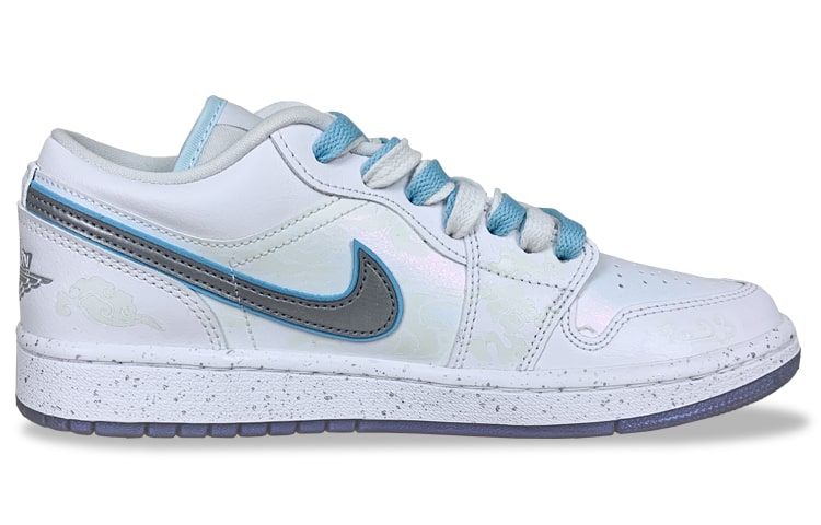 Order (W) [Sepatu Custom] Air Jordan 1 Low SE 'Dare To Fly Putih Silver' FB1874-101(Team21-女款祥云光变)