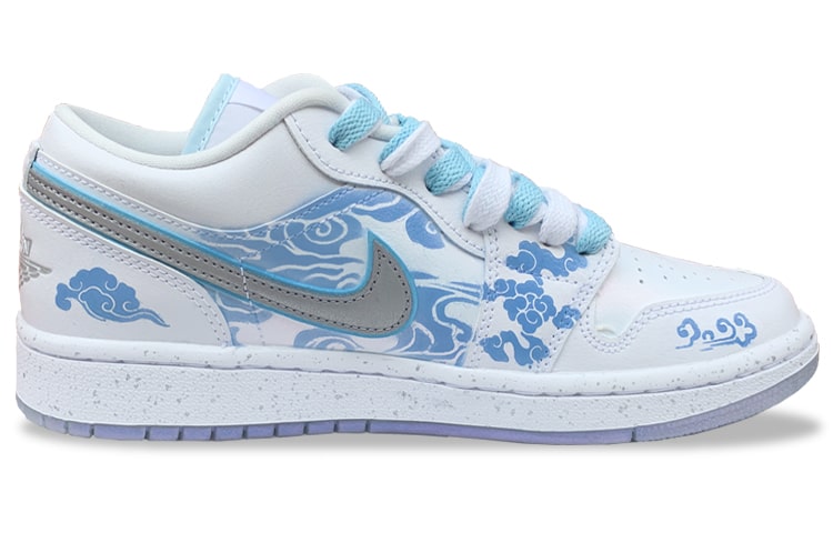Shop (W) [Sepatu Custom] Air Jordan 1 Low SE 'Dare To Fly Putih Silver' FB1874-101(Team21-女款祥云光变)