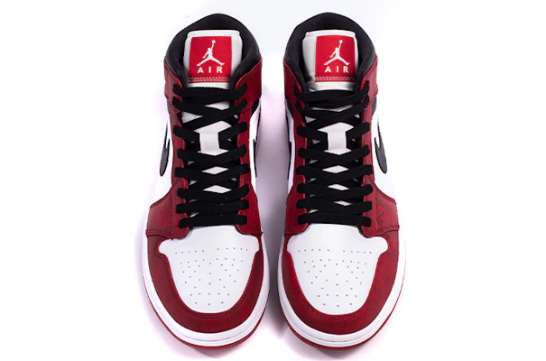 【訂製球鞋】 Jordan Air Jordan 1 Mid Chicago 中國風書法 佛系心經 芝加哥 噴繪 中幫 復古籃球鞋 女款 白紅 Shop 【訂製球鞋】 Jordan Air Jordan 1 Mid Chicago 中國風書法 佛系心經 芝加哥 噴繪 中幫 復古籃球鞋 女款 白紅