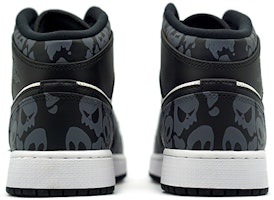 【訂製球鞋】Jordan Air Jordan 1 Mid 合成革人造革 幽靈萬聖節 噴繪手繪 秋季主題訂製 減震支撐 中幫 復古籃球鞋 女款 黑白灰 Purchase 【訂製球鞋】Jordan Air Jordan 1 Mid 合成革人造革 幽靈萬聖節 噴繪手繪 秋季主題訂製 減震支撐 中幫 復古籃球鞋 女款 黑白灰