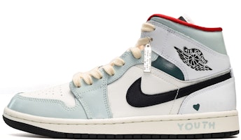 【客製化球鞋】Jordan Air Jordan 1 Mid 夏日清新 愛心 復古籃球鞋 女款 藍白黑 Buy 【客製化球鞋】Jordan Air Jordan 1 Mid 夏日清新 愛心 復古籃球鞋 女款 藍白黑