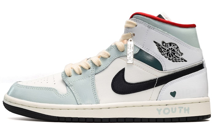 (W) 에어 조던 1 미드 '하트 썸머' (커스텀) BQ6472-061(TeamE-女款爱心蓝白黑) Buy (W) 에어 조던 1 미드 '하트 썸머' (커스텀) BQ6472-061(TeamE-女款爱心蓝白黑)