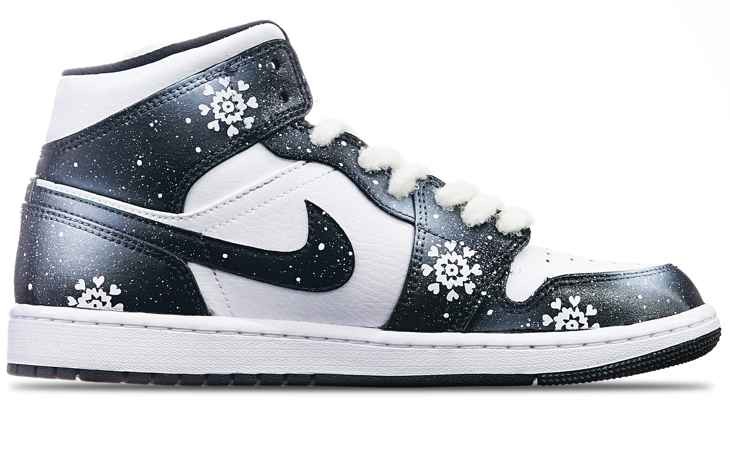 Order 【定制球鞋】Jordan Air Jordan 1 Mid "Island Green" 心形雪花 情人節主題 中幫 復古籃球鞋 女款 黑白