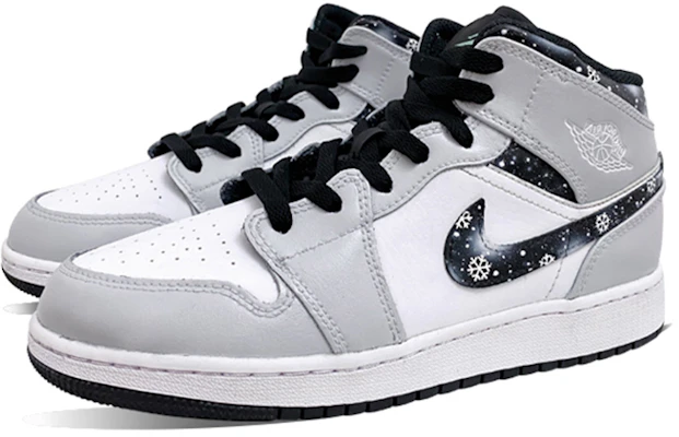 【定制球鞋】Jordan Air Jordan 1 Mid "Island Green" 冰雪主題 手繪噴繪雪花 中幫 復古籃球鞋 女款 灰黑白 Lookbook 【定制球鞋】Jordan Air Jordan 1 Mid "Island Green" 冰雪主題 手繪噴繪雪花 中幫 復古籃球鞋 女款 灰黑白