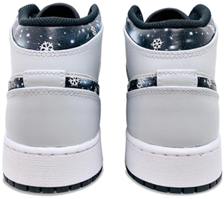 【定制球鞋】Jordan Air Jordan 1 Mid "Island Green" 冰雪主題 手繪噴繪雪花 中幫 復古籃球鞋 女款 灰黑白 Purchase 【定制球鞋】Jordan Air Jordan 1 Mid "Island Green" 冰雪主題 手繪噴繪雪花 中幫 復古籃球鞋 女款 灰黑白