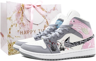 【定制球鞋】Jordan Air Jordan 1 Mid 手繪蘭花 雲錦 中國風 鴛鴦 中幫 復古籃球鞋 女款 灰白 Buy 【定制球鞋】Jordan Air Jordan 1 Mid 手繪蘭花 雲錦 中國風 鴛鴦 中幫 復古籃球鞋 女款 灰白