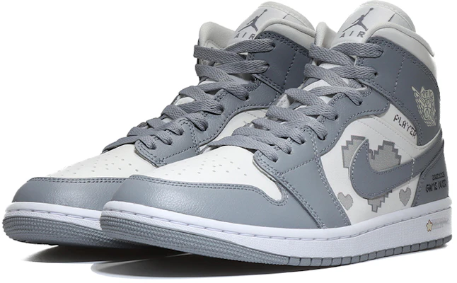 【客製化球鞋】Jordan Air Jordan 1 Mid 像素愛心 電玩棉花 遊戲電競 中幫 復古籃球鞋 女款 灰白 Lookbook 【客製化球鞋】Jordan Air Jordan 1 Mid 像素愛心 電玩棉花 遊戲電競 中幫 復古籃球鞋 女款 灰白