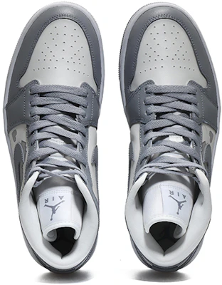 【客製化球鞋】Jordan Air Jordan 1 Mid 像素愛心 電玩棉花 遊戲電競 中幫 復古籃球鞋 女款 灰白 Shop 【客製化球鞋】Jordan Air Jordan 1 Mid 像素愛心 電玩棉花 遊戲電競 中幫 復古籃球鞋 女款 灰白