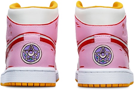 【特製球鞋】Jordan Air Jordan 1 Mid 美少女戰士 特殊鞋盒 中筒 復古籃球鞋 女款 粉白 Shop 【特製球鞋】Jordan Air Jordan 1 Mid 美少女戰士 特殊鞋盒 中筒 復古籃球鞋 女款 粉白