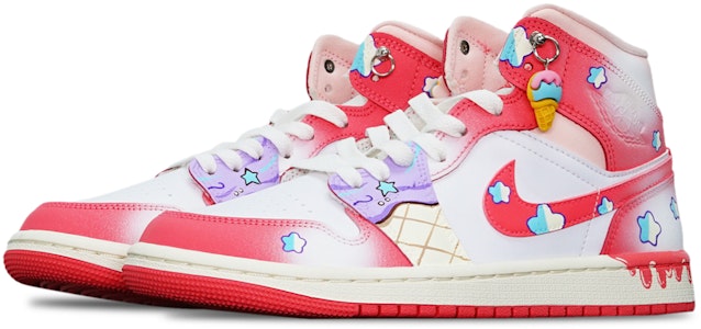 【訂製球鞋】Jordan Air Jordan 1 Mid 草莓冰淇淋 520主題 特殊鞋盒 送小熊 防滑耐磨 中幫 復古籃球鞋 女款 紅白 Lookbook 【訂製球鞋】Jordan Air Jordan 1 Mid 草莓冰淇淋 520主題 特殊鞋盒 送小熊 防滑耐磨 中幫 復古籃球鞋 女款 紅白