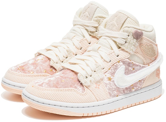【定製球鞋】Jordan Air Jordan 1 Mid 野鶴製造 情人節主題 燈芯絨 星光點點 貼布 禮盒版 復古籃球鞋 女款 白粉 禮盒版 Lookbook 【定製球鞋】Jordan Air Jordan 1 Mid 野鶴製造 情人節主題 燈芯絨 星光點點 貼布 禮盒版 復古籃球鞋 女款 白粉 禮盒版
