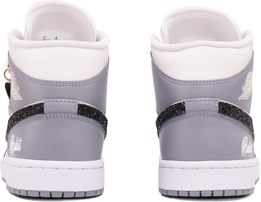 【訂製球鞋】Jordan Air Jordan 1 Mid 兔年限定 兔毛 塗鴉 亮片 縫紉 減齡 少女 中幫 復古籃球鞋 女款 灰白黑 Shop 【訂製球鞋】Jordan Air Jordan 1 Mid 兔年限定 兔毛 塗鴉 亮片 縫紉 減齡 少女 中幫 復古籃球鞋 女款 灰白黑