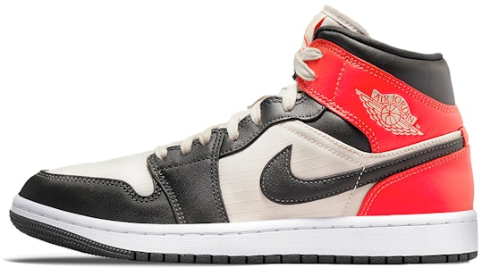 【定製球鞋】 Jordan Air Jordan 1 前兔無量 兔年婚鞋 防滑耐磨 中幫 復古籃球鞋 女款 黑白紅 Sizing 【定製球鞋】 Jordan Air Jordan 1 前兔無量 兔年婚鞋 防滑耐磨 中幫 復古籃球鞋 女款 黑白紅