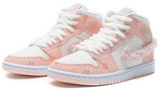 【定制球鞋】 Jordan Air Jordan 1 Mid SE “燈芯絨” 小狐狸 毛絨鉤子 花瓣 特殊鞋帶 燈芯絨 中幫 復古籃球鞋 女款 粉白 Lookbook 【定制球鞋】 Jordan Air Jordan 1 Mid SE “燈芯絨” 小狐狸 毛絨鉤子 花瓣 特殊鞋帶 燈芯絨 中幫 復古籃球鞋 女款 粉白