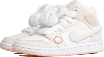 【定製球鞋】 Jordan Air Jordan 1 Mid SE “CNY” 新年定製 兔年 絨毛鉤子 中幫 復古籃球鞋 女款 白粉 Lookbook 【定製球鞋】 Jordan Air Jordan 1 Mid SE “CNY” 新年定製 兔年 絨毛鉤子 中幫 復古籃球鞋 女款 白粉