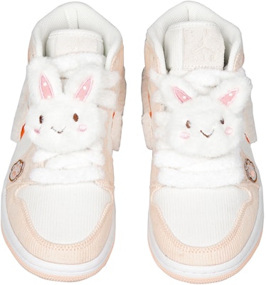 【訂製球鞋】Jordan Air Jordan 1 Mid SE CNY 新年訂製 兔年 絨毛鉤子 復古籃球鞋 女款 白粉 Shop 【訂製球鞋】Jordan Air Jordan 1 Mid SE CNY 新年訂製 兔年 絨毛鉤子 復古籃球鞋 女款 白粉