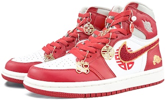 【訂製球鞋】 Jordan Air Jordan 1 球場精靈 祥云 喜慶 高幫 復古籃球鞋 女款 紅金 Lookbook 【訂製球鞋】 Jordan Air Jordan 1 球場精靈 祥云 喜慶 高幫 復古籃球鞋 女款 紅金