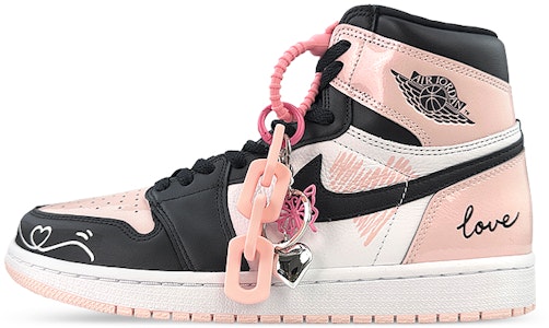 【定制球鞋】 Jordan Air Jordan 1 球場精靈 泡泡糖 禮盒 掛件 愛心 粉嘟嘟 減震包裹性耐磨防滑 高幫 復古籃球鞋 女款 黑粉 Buy 【定制球鞋】 Jordan Air Jordan 1 球場精靈 泡泡糖 禮盒 掛件 愛心 粉嘟嘟 減震包裹性耐磨防滑 高幫 復古籃球鞋 女款 黑粉