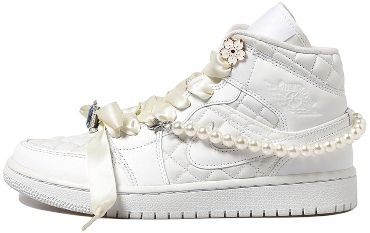 custom-shoes-women-air-jordan-chanel-x-1-mid-white-pearl-silk-laces