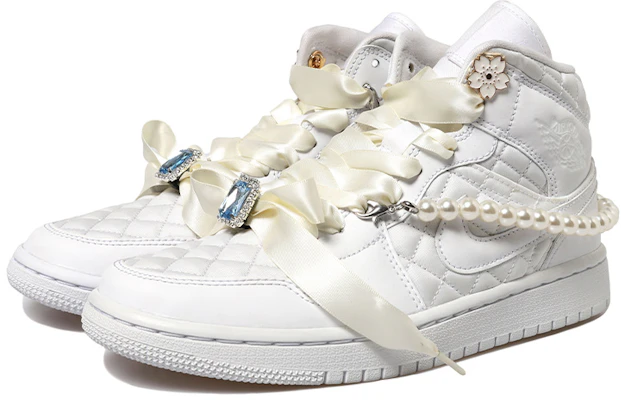 (W) Zapatillas Personalizadas Air Jordan Chanel x 1 Mid "White Pearl" DB6078-100(Team拾玖-小香风) Lookbook (W) Zapatillas Personalizadas Air Jordan Chanel x 1 Mid "White Pearl" DB6078-100(Team拾玖-小香风)