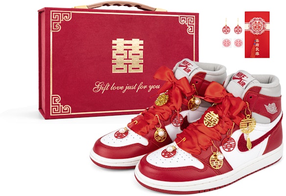 【訂製球鞋】 Jordan Air Jordan 1 Mid 中式結婚 慶典禮盒婚鞋 甜蜜幸福 喜慶飾物 擺飾絨 高筒 復古籃球鞋 女款 白紅 Buy 【訂製球鞋】 Jordan Air Jordan 1 Mid 中式結婚 慶典禮盒婚鞋 甜蜜幸福 喜慶飾物 擺飾絨 高筒 復古籃球鞋 女款 白紅