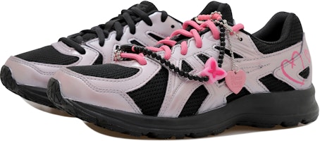 (W) カスタムシューズ ASICS Jog 100 2 「黒ピンクハート」 TJG138-9090(Team拾玖-黑粉挂饰) Lookbook (W) カスタムシューズ ASICS Jog 100 2 「黒ピンクハート」 TJG138-9090(Team拾玖-黑粉挂饰)