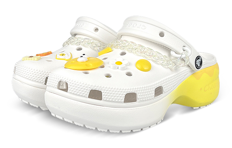 Lookbook 【定制球鞋】 Crocs卡駱馳 Classic clog 是在玩鞋 雲朵 芝士奶酪 鐳射鏈條 裝飾扣 洞洞鞋 女款 白黃