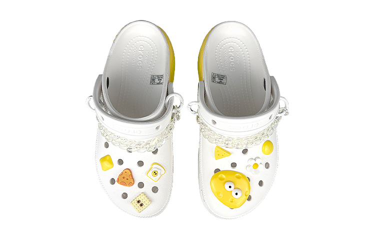 Shop 【定制球鞋】 Crocs卡駱馳 Classic clog 是在玩鞋 雲朵 芝士奶酪 鐳射鏈條 裝飾扣 洞洞鞋 女款 白黃