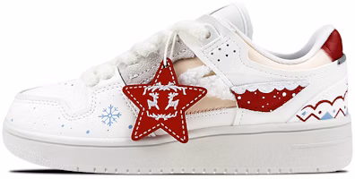 【客製球鞋】LiNing李寧 聖誕 雪景塗鴉 羊羔毛 星星掛件 低筒 板鞋 女款 白紅 Buy 【客製球鞋】LiNing李寧 聖誕 雪景塗鴉 羊羔毛 星星掛件 低筒 板鞋 女款 白紅