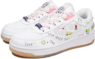 (W) Li-Ning Disney San Valentín (Edición Limitada) AGCR204-2(TeamThree-女款情人节涂鸦黄白) Lookbook (W) Li-Ning Disney San Valentín (Edición Limitada) AGCR204-2(TeamThree-女款情人节涂鸦黄白)