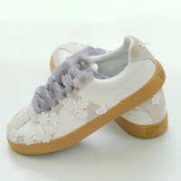 【定製球鞋】 LiNing李寧 雲川 簡約小花 小清新 低筒 鞋面貼花 簡約百搭 防滑 耐磨 板鞋 女款 灰黑白 Sizing 【定製球鞋】 LiNing李寧 雲川 簡約小花 小清新 低筒 鞋面貼花 簡約百搭 防滑 耐磨 板鞋 女款 灰黑白