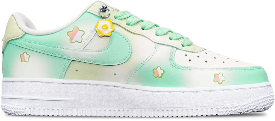 【訂製球鞋】Nike Air Force 1 ‘07 抹茶奶油冰淇淋 低筒 復古板鞋 特殊鞋盒 附小熊 女款 綠米白 Order 【訂製球鞋】Nike Air Force 1 ‘07 抹茶奶油冰淇淋 低筒 復古板鞋 特殊鞋盒 附小熊 女款 綠米白
