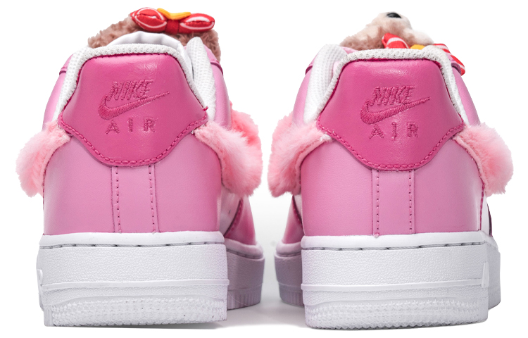 Shop (W) 나이키 에어포스 1 '07 로우 '발렌타인 테디베어' 315115-112(TeamB-情人节小熊毛绒钩白粉)
