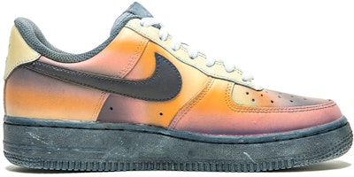 【客製化運動鞋】Nike Air Force 1 空軍一號 野鶴製造 印象日落風主題 漸變 抽象畫 低筒休閒板鞋 女款 黑橘 Order 【客製化運動鞋】Nike Air Force 1 空軍一號 野鶴製造 印象日落風主題 漸變 抽象畫 低筒休閒板鞋 女款 黑橘