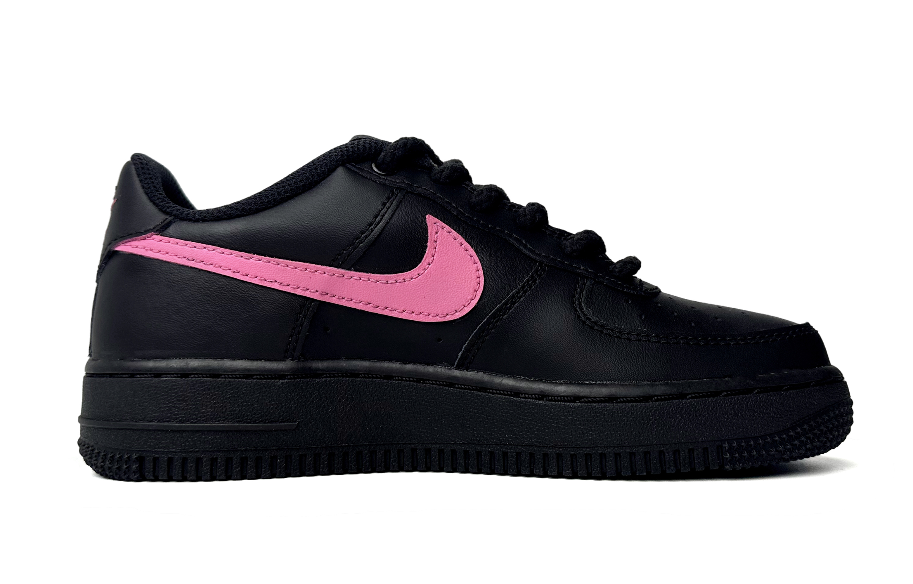 Order (W) ナイキ AF1 ロー "ブラックピンクスウッシュ" (Nike AF1 Low "Black Pink Swoosh") DD8959-001(Team11-粉勾女款黑粉S-BOX)