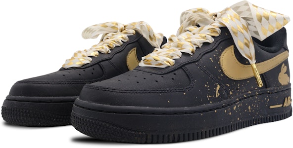 【客製球鞋】Nike Air Force 1 Low 野蠻生長 簡約 高街 無性別風 低筒 板鞋 女款 黑金 Lookbook 【客製球鞋】Nike Air Force 1 Low 野蠻生長 簡約 高街 無性別風 低筒 板鞋 女款 黑金