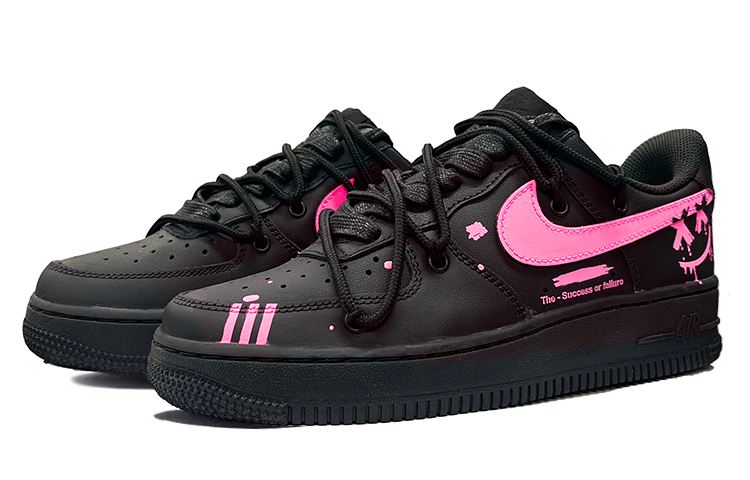 Lookbook (W) [Kasut Custom] Nike Air Force 1 Low 'Hitam Merah Jambu Senyuman Kartun' DD8959-001(TeamK-粉白黛黑)