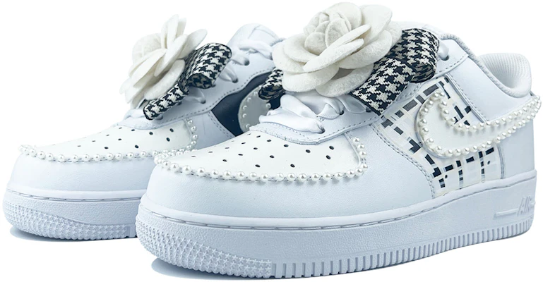 【訂製球鞋】 Nike Air Force 1 Low 空軍一號 小香風 白玫瑰 絲質鞋帶 低筒 板鞋 女款 黑白 Lookbook 【訂製球鞋】 Nike Air Force 1 Low 空軍一號 小香風 白玫瑰 絲質鞋帶 低筒 板鞋 女款 黑白