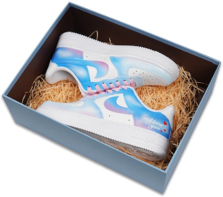 【定製球鞋】Nike Air Force1 "Triple White" 空軍一號 噴繪 特殊鞋盒 浪漫天空 雲端彼愛 情侶 耐磨防滑 低幫休閒板鞋 女款 藍漸變粉 Order 【定製球鞋】Nike Air Force1 "Triple White" 空軍一號 噴繪 特殊鞋盒 浪漫天空 雲端彼愛 情侶 耐磨防滑 低幫休閒板鞋 女款 藍漸變粉