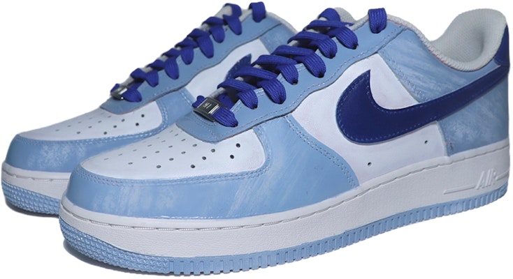 (W) 【カスタムシューズ】(女性用)ナイキ エアフォース1 ロー 'スモッグブルーグラデーション - クラインブルーシルク' DD8959-100(team25-蓝手绘) Lookbook (W) 【カスタムシューズ】(女性用)ナイキ エアフォース1 ロー 'スモッグブルーグラデーション - クラインブルーシルク' DD8959-100(team25-蓝手绘)