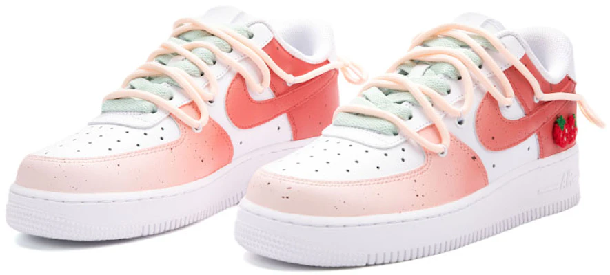 (W) 나이키 에어포스 1 로우 '딸기 스무디' (커스텀) DD8959-100(Team18-AF1草莓冰沙) Lookbook (W) 나이키 에어포스 1 로우 '딸기 스무디' (커스텀) DD8959-100(Team18-AF1草莓冰沙)