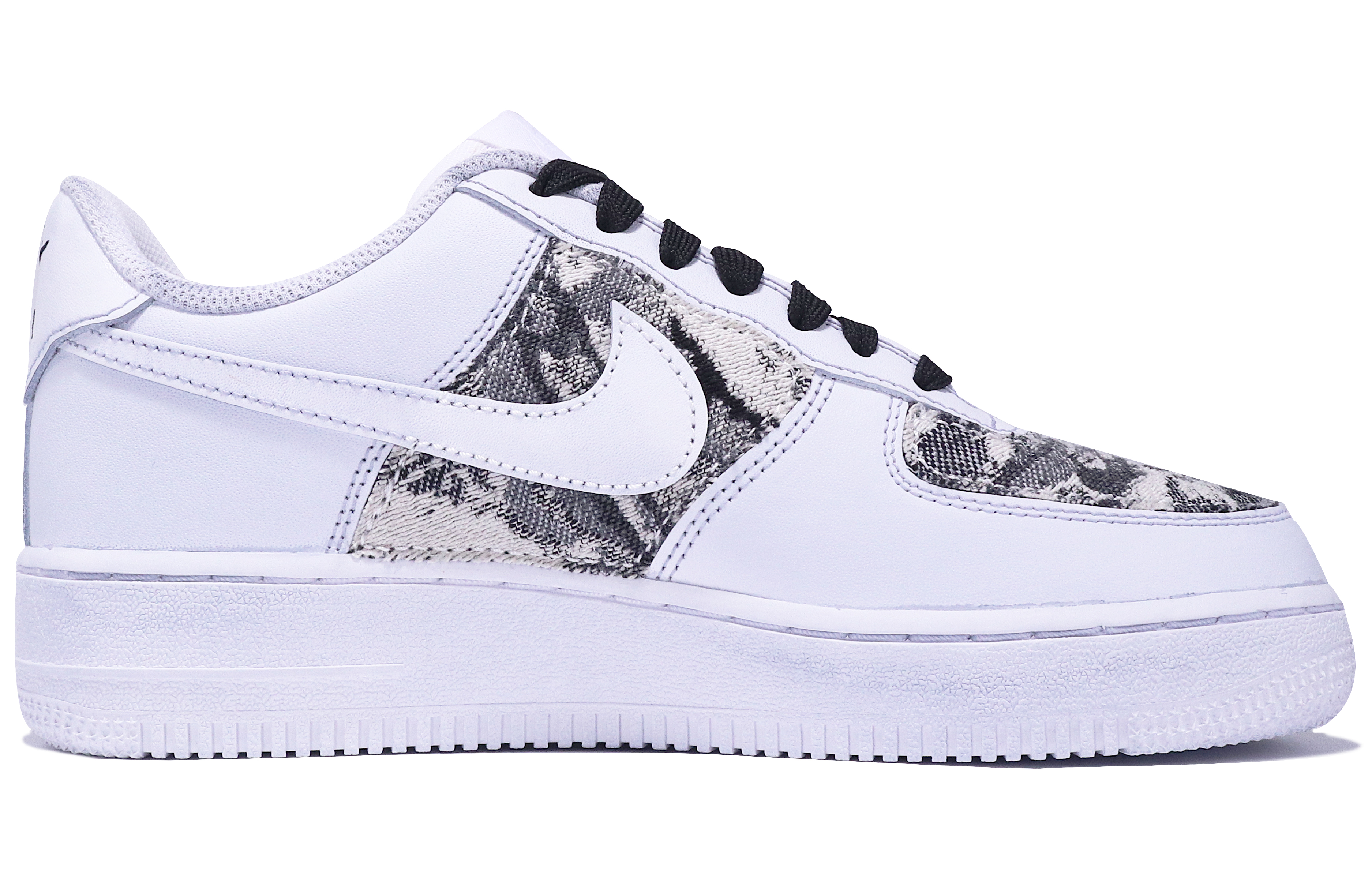 Order 【定製球鞋】 Nike Air Force 1 Low "Triple White" 空軍一號 復古主題 學院風 小香風 水墨畫 油畫 貼布 低幫 板鞋 女款 黑白