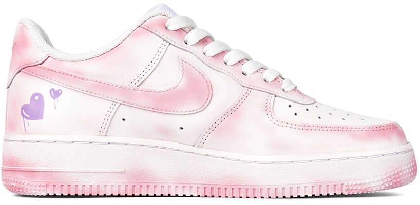 (W) ナイキ エア フォース 1 ロー「バレンタインズ グラフィティ ピンク-ホワイト」女性用 DD8959-100(Team拾柒-女款低帮爱心板鞋粉白) Order (W) ナイキ エア フォース 1 ロー「バレンタインズ グラフィティ ピンク-ホワイト」女性用 DD8959-100(Team拾柒-女款低帮爱心板鞋粉白)